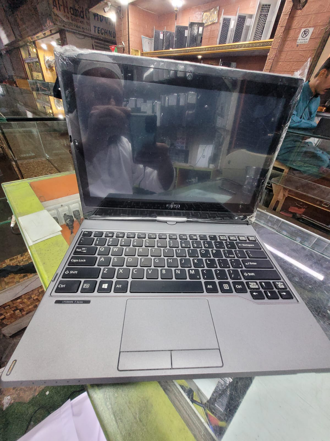 Touch i7 6th Fujitsu T 726 available at PC Bank