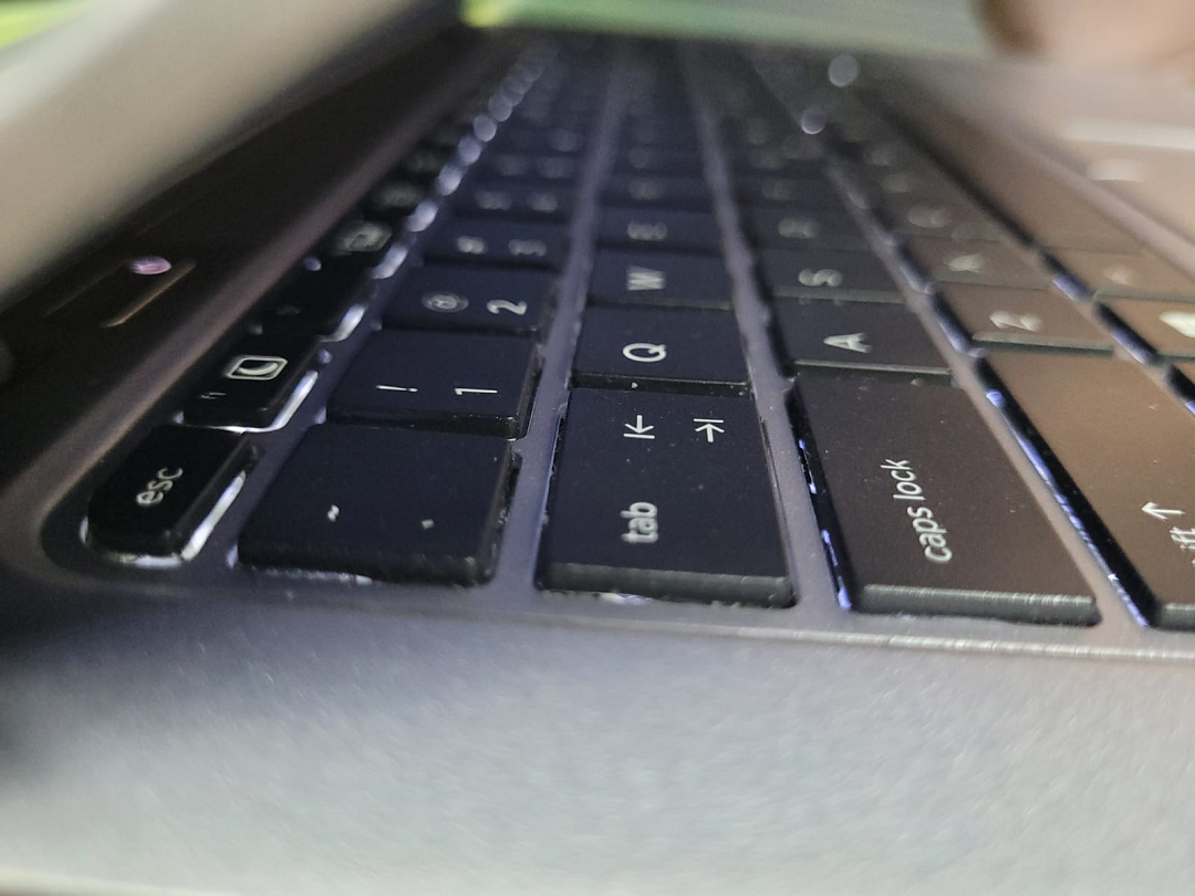 Laptop hp elitebook 820 G4 ci7 7th generation good quality and Available at PC Bank in pakistan
